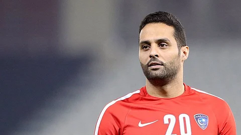 والد ياسر القحطاني يطالبه برد الدين لامرأتين