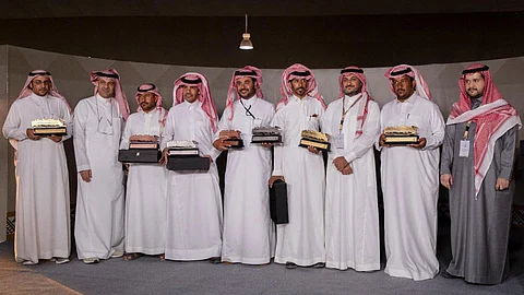 مهرجان الملك عبدالعزيز للصقور يتوِّج الفائزين بمسابقة الملواح في يومها الأول