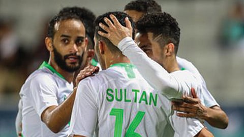 السعودية تحرز الهدف الثالث وعمان تقلّص النتيجة بهدف وحيد