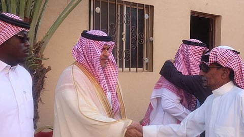 بالصور.. محافظ الطائف ينقل تعازي القيادة لذوي الشهيد المجرشي