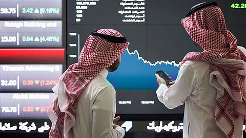 سوق الأسهم تواصل الصعود والمؤشر عند الـ8120 نقطة بتداولات 4 مليارات ريال