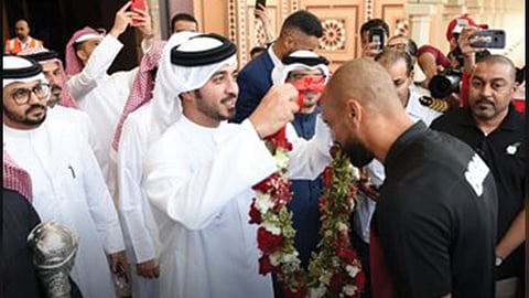 بالصور.. استقبال رسمي وشعبي كبير للاعبي منتخب البحرين