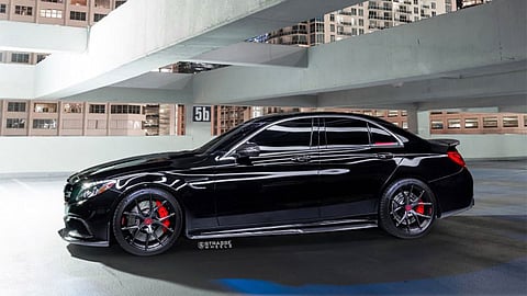 بالصور.. مرسيدس AMG C63 S بتعديل شرس وقوة غير عادية