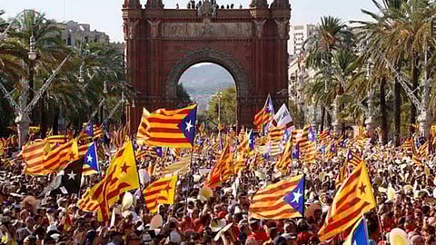 كلاسيكو برشلونة وريال مدريد تحت الحصار