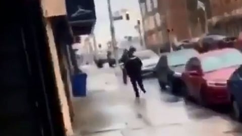 بالفيديو.. لحظة إطلاق النار في ولاية «نيوجيرسي» وإصابة شرطي