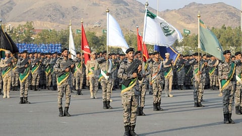 بالصور.. تخريج 593 من مديرية السجون بمركز تدريب القطاع بجدة