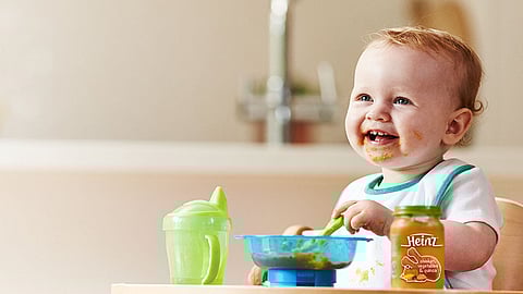 الجمعية الألمانية للتغذية: تقديم الوجبات الصلبة للرضَّع يبدأ من الشهر الخامس