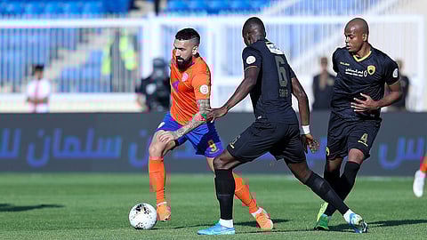 ضمك يصعق الفيحاء بثنائية في دوري المحترفين