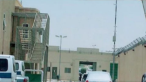 «حقوق الإنسان» تلتقي مسؤولي وموقوفي سجن الملز للتحقق من أسباب الحريق