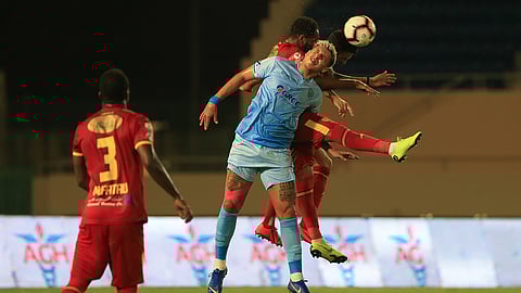 تأجيل مباراة القادسية والباطن لسوء الأحوال الجوية