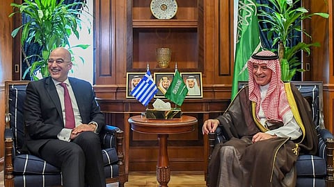 الوزير الجبير يستقبل السفير البحريني لدى السعودية