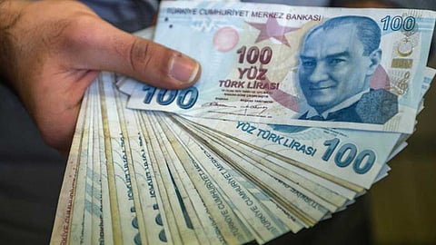 خسائرها السنوية 10%.. الليرة التركية تهبط لأدنى مستوى في شهرين