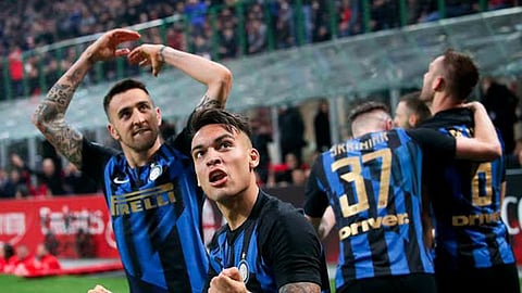 إنتر ميلان في مهمة شاقة أمام جنوة لاستعادة الصدارة