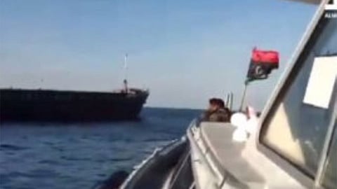 قوات حفتر تحتجز سفينة يقودها طاقم تركي قبالة سواحل درنة