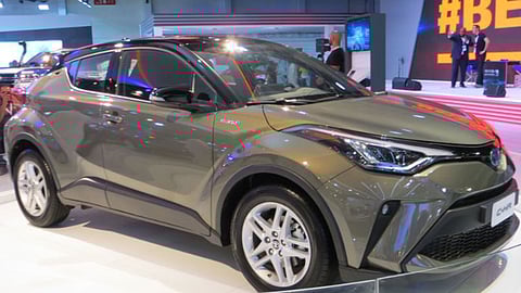 رسميًّا.. عبد اللطيف جميل تكشف عن سيارة سيارة تويوتاC-HR 2020