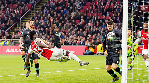 أياكس يكتسح أدو دين هاج بسداسية ويعزز صدارته للدوري الهولندي