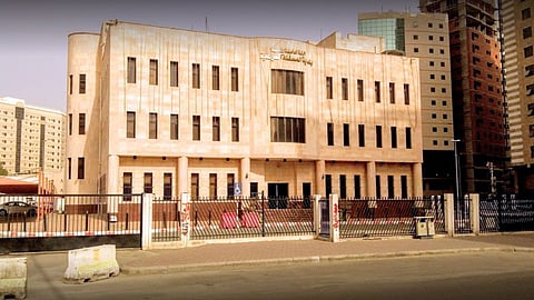 مصادرة وإتلاف 15 مبسطًا عشوائيًّا بسوق النكاسة في مكة