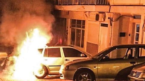 حرق سيارة دبلوماسي تركي في مدينة «سالونيكي» اليونانية