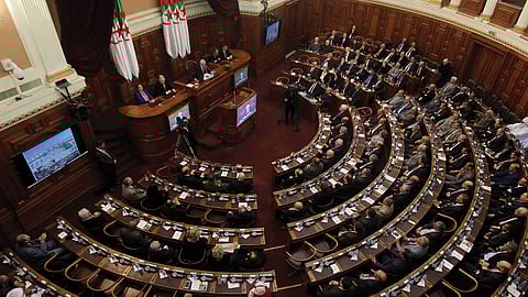 مجلس الأمة الجزائري يعلق أعماله لأجل غير مسمى