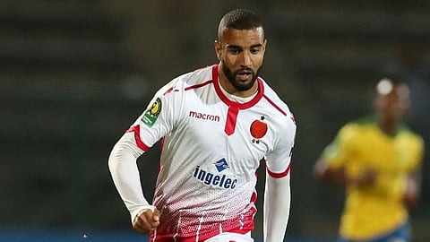 إيقاف وتغريم لاعب الوداد بسبب ترديد عبارات مسيئة للرجاء