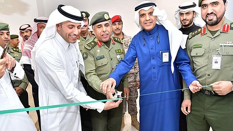 بالصور.. إطلاق المرحلة النهائية لجهاز الخدمة الذاتية بجوازات مطار الملك خالد