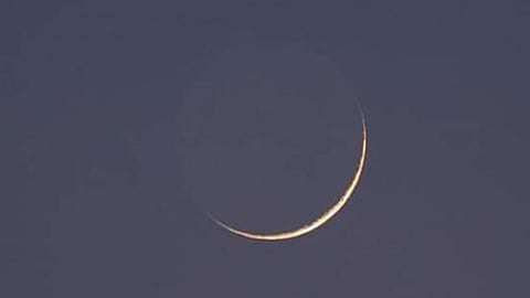 فلكية جدة: هلال جمادى الأوّل يزيّن سماء السعودية.. اليوم