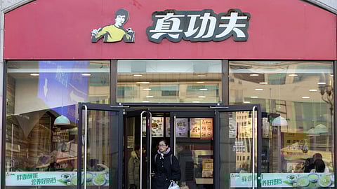 طلبت 30 مليون دولار.. ابنة «بروس لي» تقاضي سلسلة مطاعم شهيرة