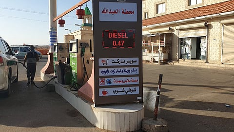 الجولات الرقابية تُلزم محطات الوقود المخالفة بقواعد العرض الرقميّ لأسعار البنزين في صوير