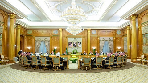 مجلس الوزراء يمنع الجهات الحكومية من زيادة الرسوم قبل دراسة آثارها