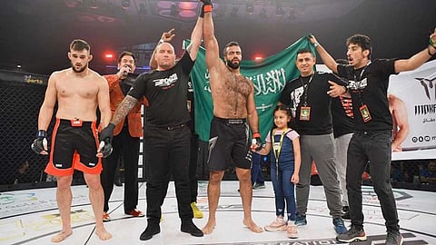 لاعبا المنتخب السعودي يحققان الفوز في مباريات «بريف 33»