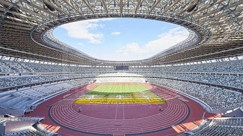 «إنييستا» و«فيا» يدشنان ملعب دورة الألعاب الأولمبية «طوكيو2020»