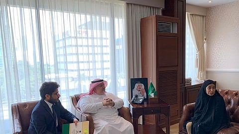 سفير المملكة بإندونيسيا: جارٍ ترتيب «لقاء الحُلم» بين سعودية وابنتها.. أمنية الـ20 عامًا ستتحقق