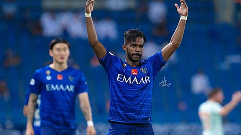 العابد أساسيًا والدوسري احتياطيًا في مواجهة الهلال والعدالة