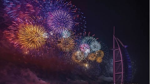 الإمارات تطرق أبواب «جينيس 2020» بعروض ألعاب نارية «استثنائية»