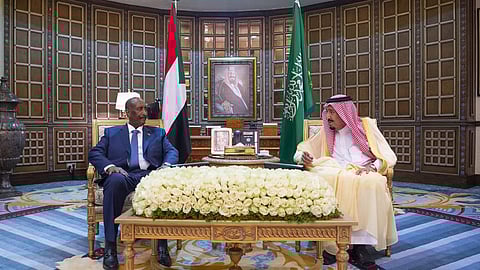 الملك سلمان يهنئ السودان بذكري الاستقلال ويشيد بتميز العلاقات بين البلدين