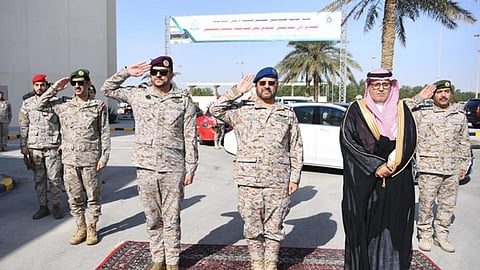 رئيس هيئة الأركان العامة يرعى حفل تخريج الدورة السادسة للتأهيل العسكري للأطباء