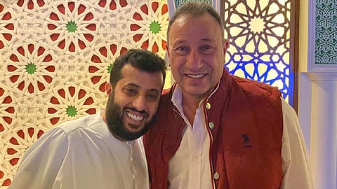 تركي آل الشيخ يستقبل الخطيب في منزله