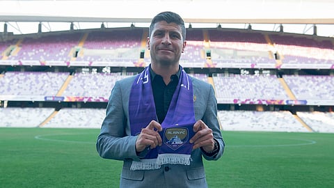 العين الإماراتي يوقع مع مدرب التعاون السابق