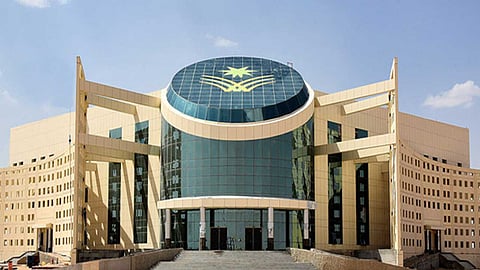 جامعة نجران تسلِّم وثائق التخرُّج عبر البريد الممتاز