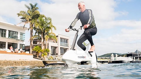 دراجة مائية كهربائية تعطي نكهة جديدة للمغامرات البحرية