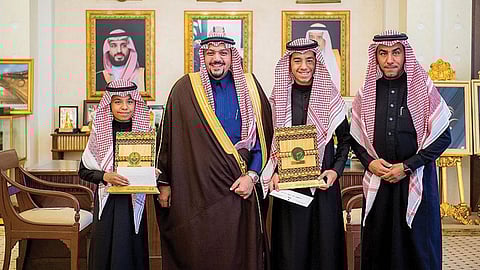 «الترجمة» تدفع أمير القصيم لتكريم الأخوين حكيم وفراس المقيطيب