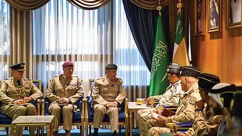 رئيس الجهاز العسكري يستقبل رئيس أركان الدفاع البريطاني