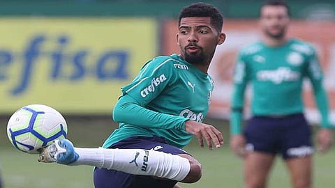 جوهرة بالميراس على رادار برشلونة في ميركاتو الشتاء