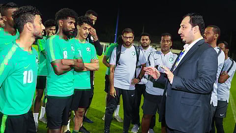 رئيس الاتحاد السعودي يزور «الأخضر الأولمبي» في بانكوك