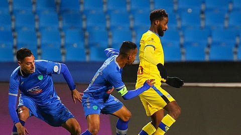 التعاون يقتنص فوزًا صعبًا من الفتح ويحتل المركز الثالث مؤقتًا