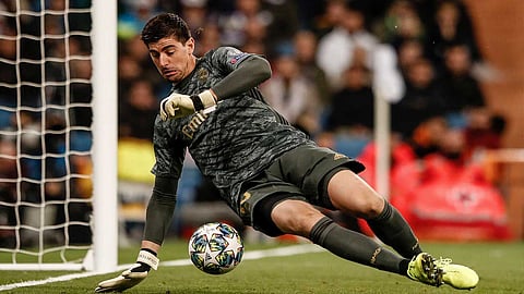 حارس ريال مدريد يكشف سر تصديه لركلات الترجيح بكأس السوبر الإسباني