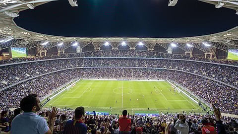 الصحف الإسبانية تكيل المديح إلى الجماهير السعودية