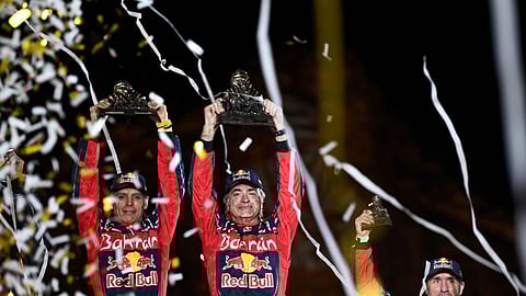 بالصور.. تركي الفيصل يتوج الفائزين بـ«رالي داكار»