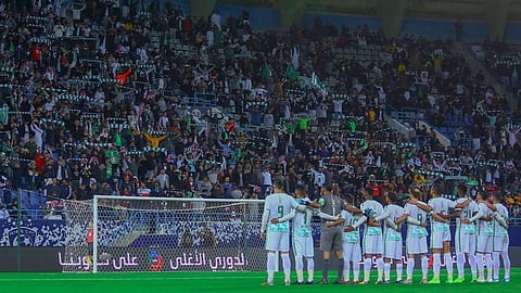 عقوبات مغلَّظة على الأهلي بسبب مباراة الهلال