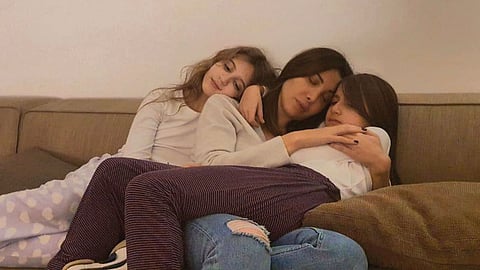 رسالة مؤثرة من نانسي عجرم لابنتيها: «بروحنا نحميكم»